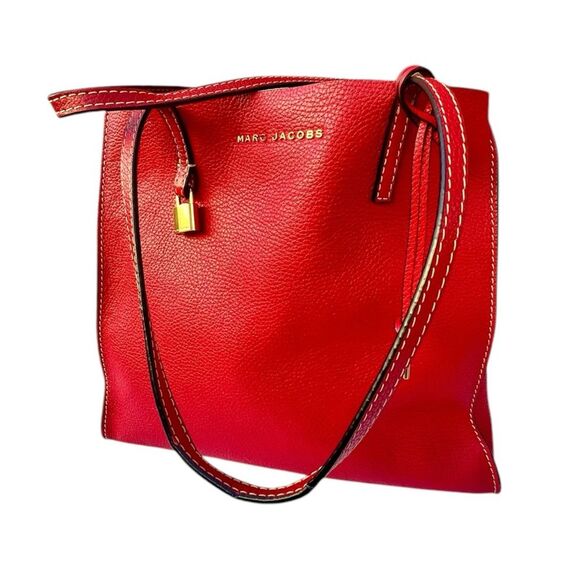 The Marc Jacobs Fire engine Red Pebbled Leather Grind Tote with Gold lock & Key - Picture 4 of 12